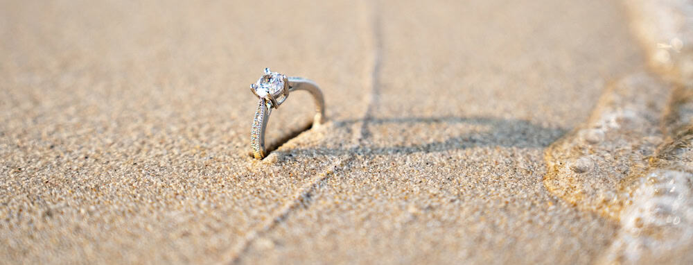 damaged ring on holiday